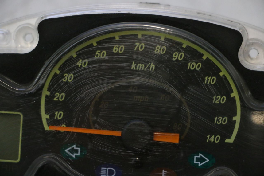 photo de COMPTEUR YAMAHA YP MAJESTY 125 (2002 - 2006) - Détails caractéristiques