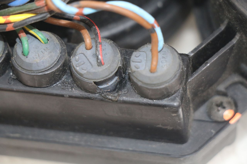 photo de COMPTEUR YAMAHA YZF R THUNDERCAT 600 (1996 - 2003) - Zoom état d’usage