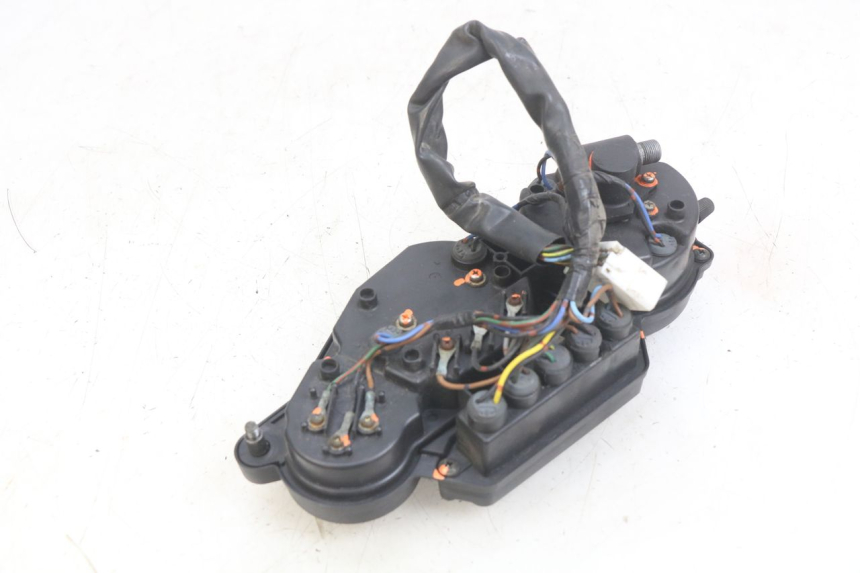 photo de COMPTEUR YAMAHA YZF R THUNDERCAT 600 (1996 - 2003) - Marquages et références