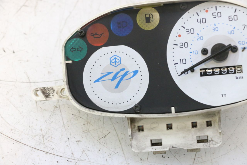 photo de COMPTEUR PIAGGIO ZIP 2T 50 (2009 - 2019) - Zoom état d’usage