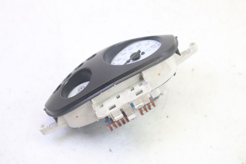 photo de COMPTEUR PIAGGIO ZIP 4T 50 (2018 - 2020) - Gros plan technique