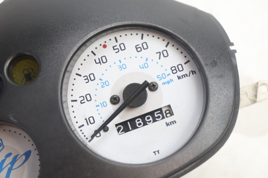 photo de COMPTEUR  PIAGGIO ZIP 4T 50 (2006 - 2017) - Autre angle de vue
