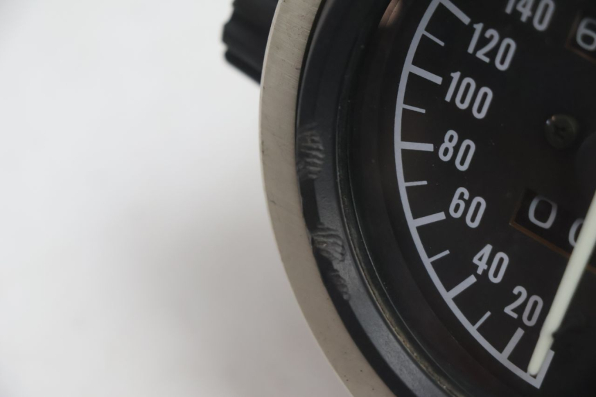 photo de COMPTEUR KAWASAKI ZX-6R ZX6R 600 (1995 - 1997) - Zoom état d’usage