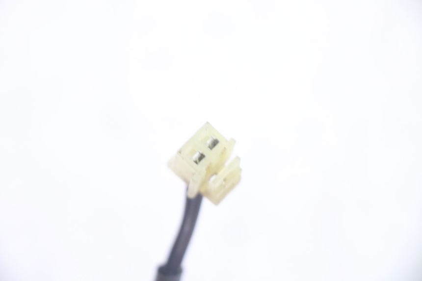 photo de CONTACTEUR EMBRAYAGE YAMAHA TTR 125 (2000 - 2020) - Gros plan technique