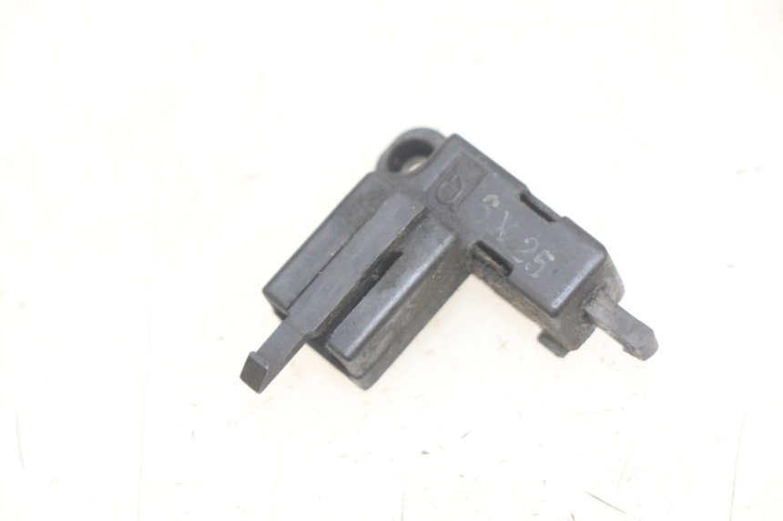 photo de CONTACTEUR EMBRAYAGE YAMAHA YZF R THUNDERCAT 600 (1996 - 2003) - Détail de la pièce