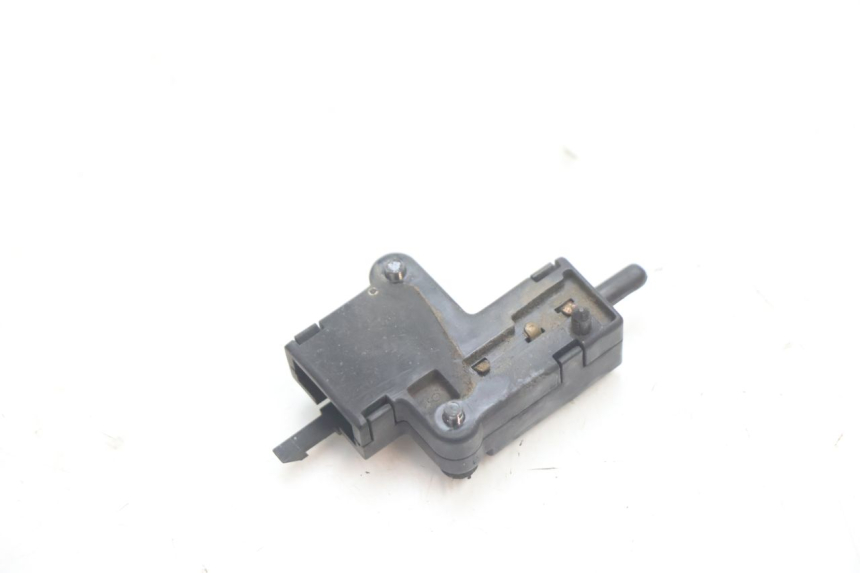 photo de CONTACTEUR EMBRAYAGE KAWASAKI ZX-6R ZX6R 600 (1995 - 1997) - Gros plan technique