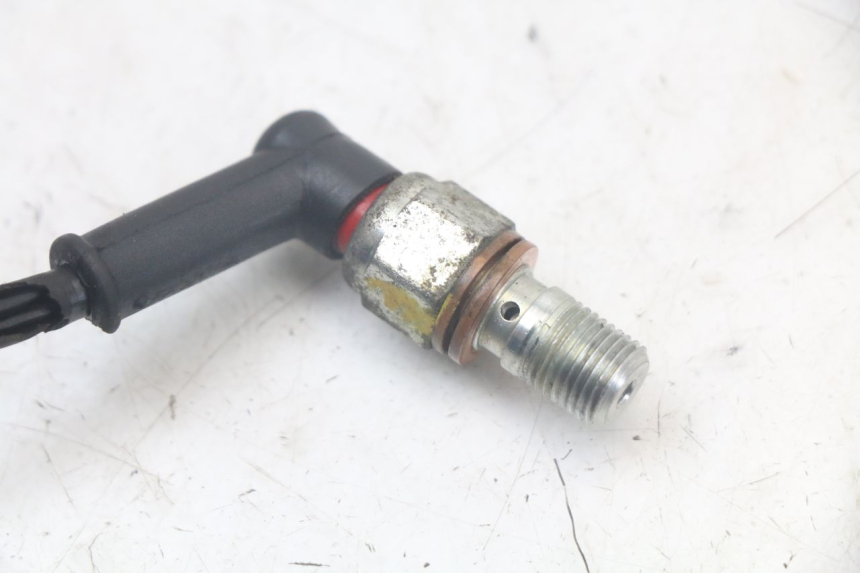 photo de CONTACTEUR FEU STOP ARRIERE QUADRO 3D S 350 (2013 - 2018) - Autre angle de vue