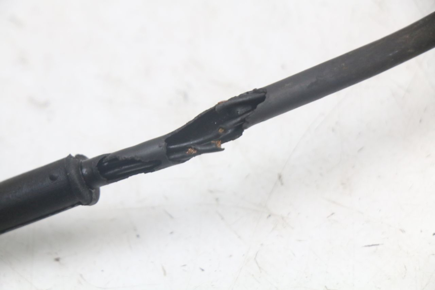 photo de CONTACTEUR FEU STOP ARRIERE QUADRO 3D S 350 (2013 - 2018) - Gros plan technique