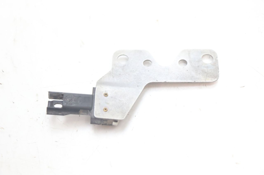 photo de CONTACTEUR FEU STOP ARRIERE BMW C SPORT 650 (2015 - 2021) - Autre angle de vue