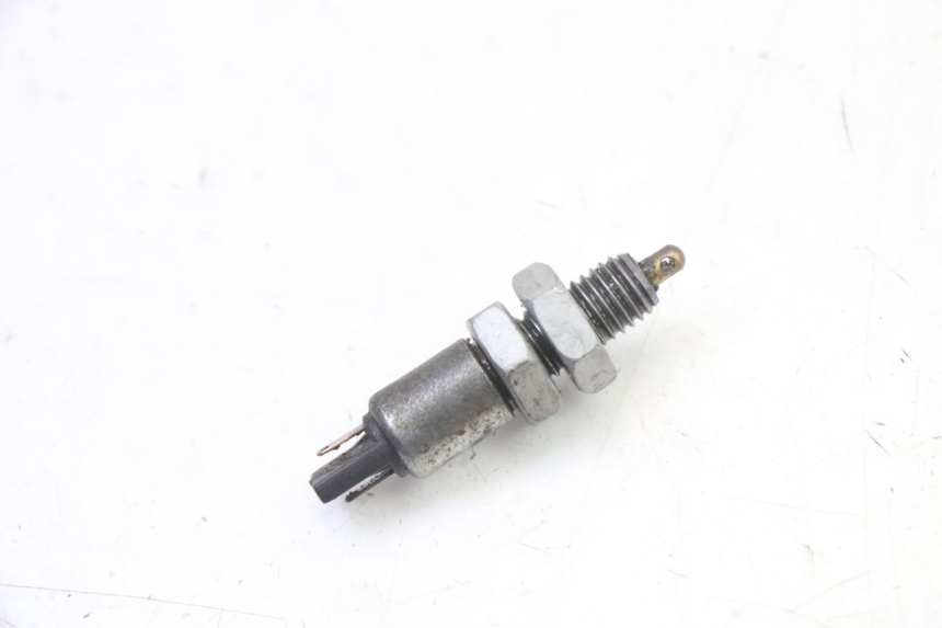 photo de CONTACTEUR FEU STOP ARRIERE APRILIA CLASSIC 125 (1995 - 2001) - Zoom état d’usage