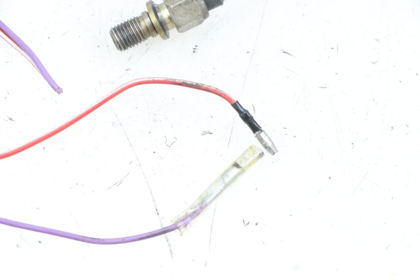 photo de CONTACTEUR FEU STOP ARRIERE KSR CODE 125 (2018 - 2020) - Gros plan technique