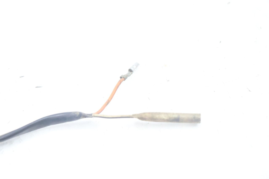 photo de CONTACTEUR FEU STOP ARRIERE SUZUKI DR S 600 (1985 - 1989) - Autre angle de vue