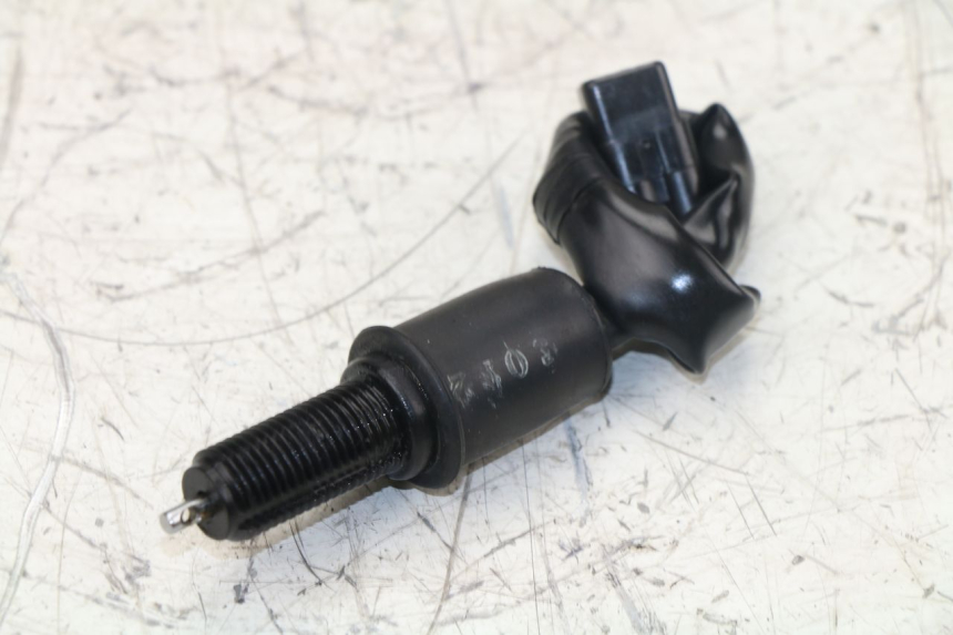 photo de CONTACTEUR FEU STOP ARRIERE KAWASAKI ER-6 ER6 F 650 (2009 - 2011) - Vue principale