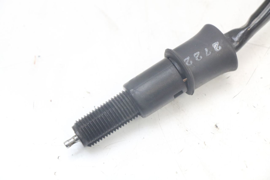 photo de CONTACTEUR FEU STOP ARRIERE KAWASAKI ER-6 ER6 N 650 (2012 - 2016) - Zoom état d’usage