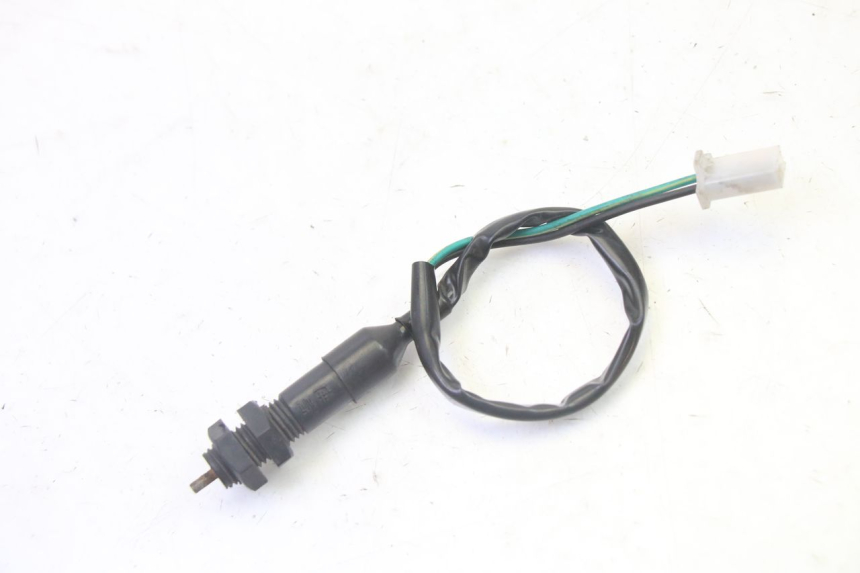 photo de CONTACTEUR FEU STOP ARRIERE STAHO FH 50 (2018 - 2019) - Zoom état d’usage