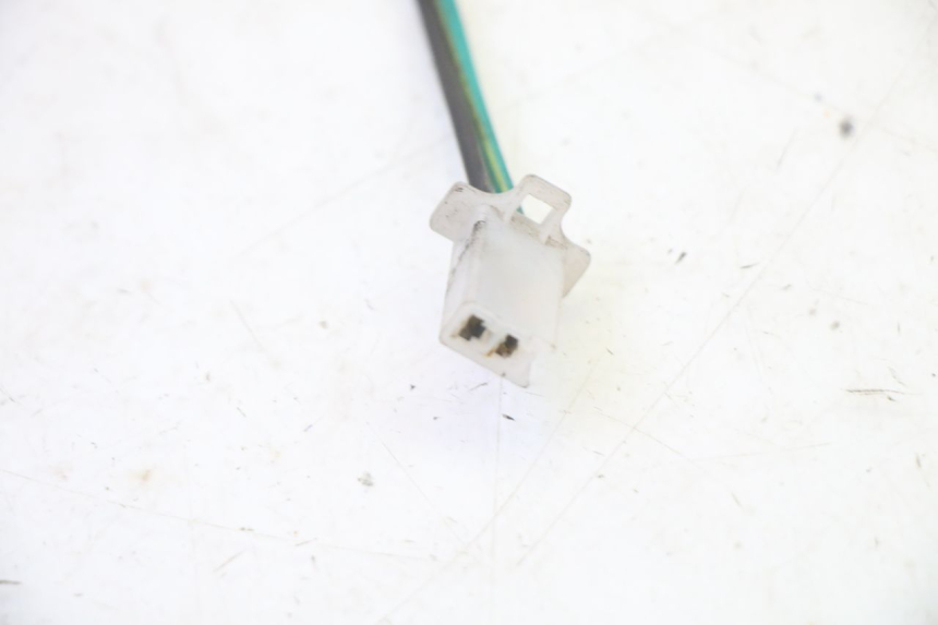 photo de CONTACTEUR FEU STOP ARRIERE STAHO FH 50 (2018 - 2019) - Gros plan technique