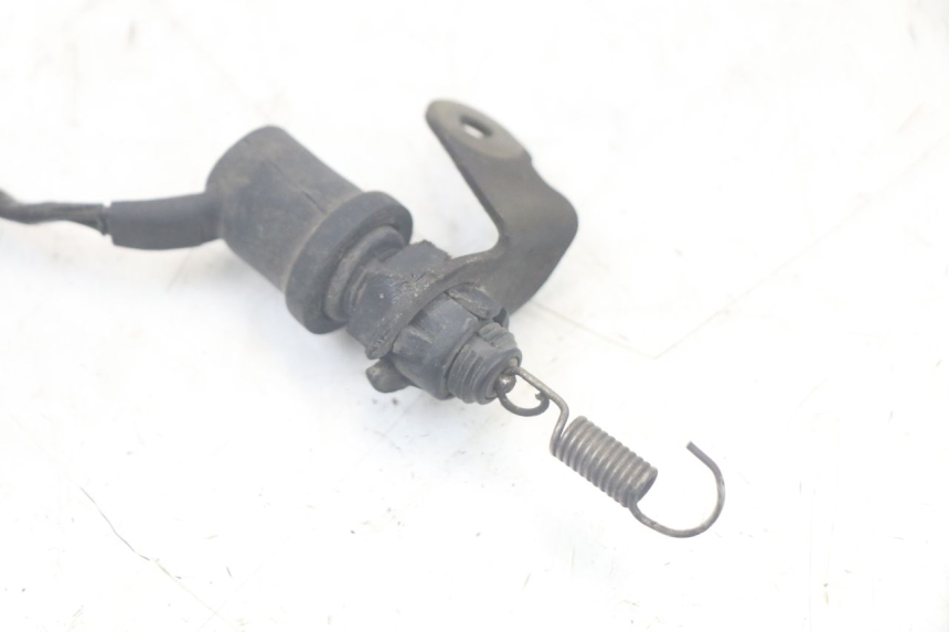 photo de CONTACTEUR FEU STOP ARRIERE YAMAHA FJ 3CX 1200 (1986 - 1996) - Autre angle de vue