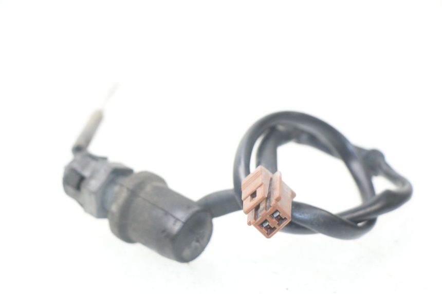 photo de CONTACTEUR FEU STOP ARRIERE YAMAHA FJR ABS 1300 (2006 - 2012) - Zoom état d’usage