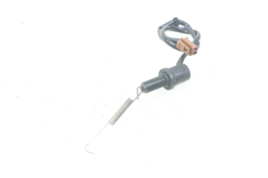 photo de CONTACTEUR FEU STOP ARRIERE YAMAHA FJR ABS 1300 (2006 - 2012) - Zoom état d’usage