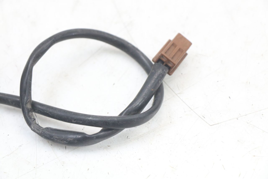 photo de CONTACTEUR FEU STOP ARRIERE YAMAHA FJR ABS 1300 (2006 - 2012) - Autre angle de vue