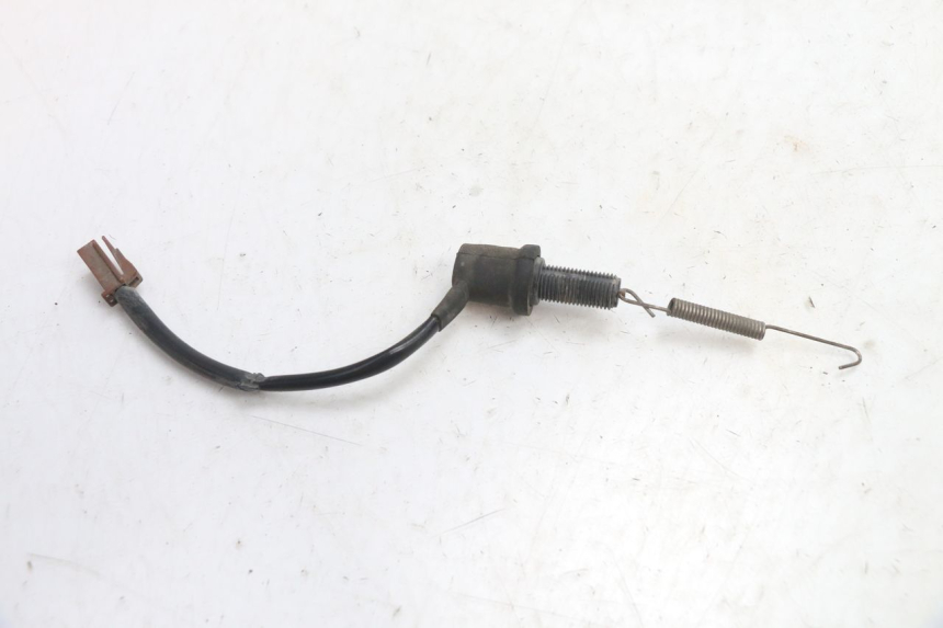photo de CONTACTEUR FEU STOP ARRIERE YAMAHA FJR 1300 (2001 - 2005) - Zoom état d’usage