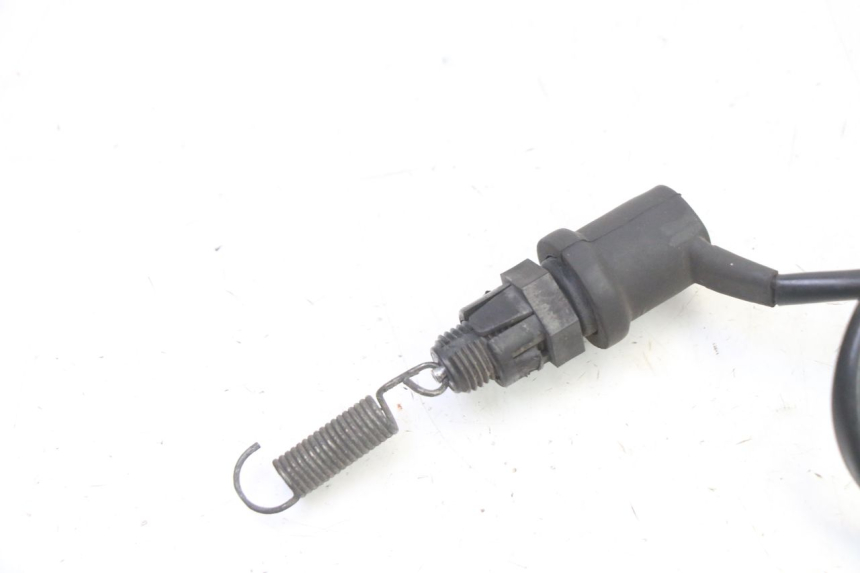 photo de CONTACTEUR FEU STOP ARRIERE YAMAHA FZ6 FAZER S2 600 (2007 - 2011) - Zoom état d’usage