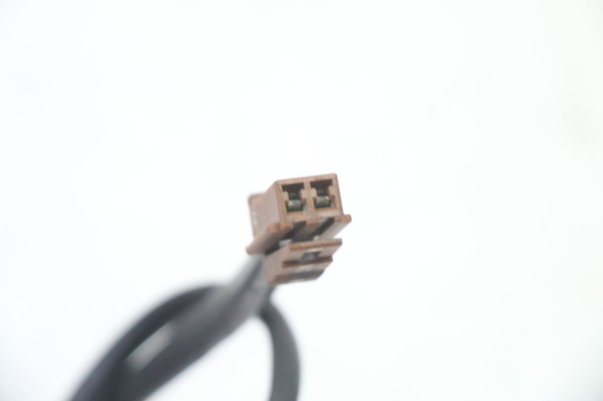 photo de CONTACTEUR FEU STOP ARRIERE YAMAHA FZ6 FAZER S2 600 (2007 - 2011) - Gros plan technique