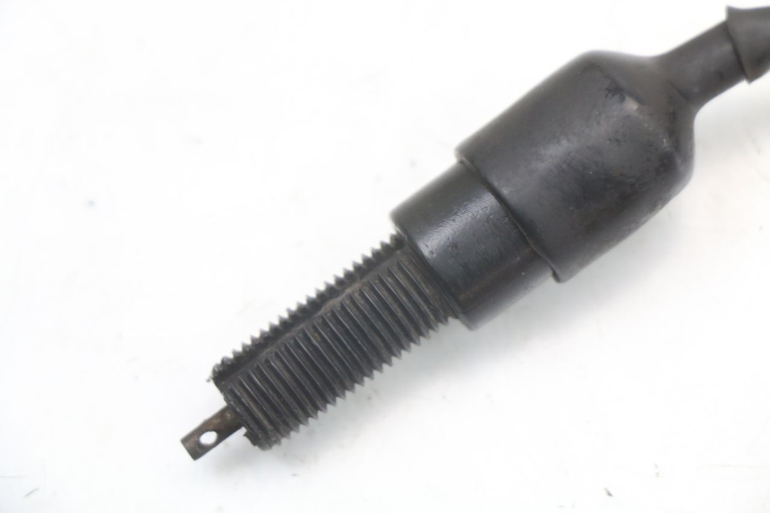 photo de CONTACTEUR FEU STOP ARRIERE HYOSUNG GF 125 (2001 - 2005) - Zoom état d’usage