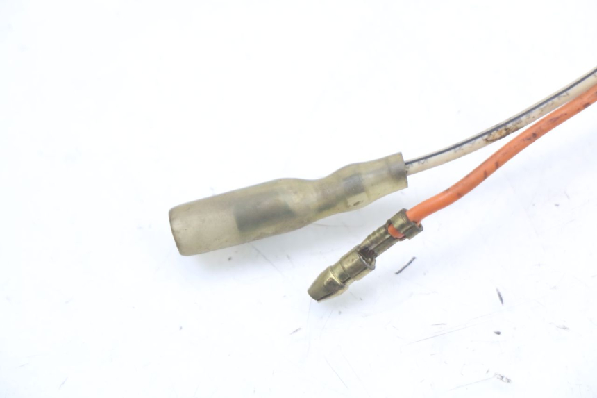 photo de CONTACTEUR FEU STOP ARRIERE HYOSUNG GF 125 (2001 - 2005) - Autre angle de vue