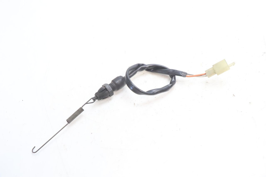 photo de CONTACTEUR FEU STOP ARRIERE SUZUKI GSR 600 (2005 - 2012) - Zoom état d’usage