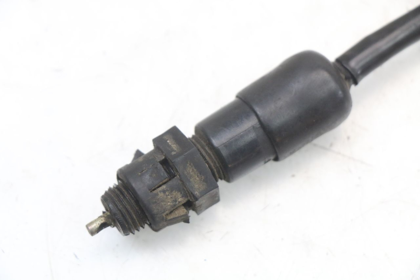 photo de CONTACTEUR FEU STOP ARRIERE SUZUKI GSX E 250 (1982 - 1983) - Zoom état d’usage