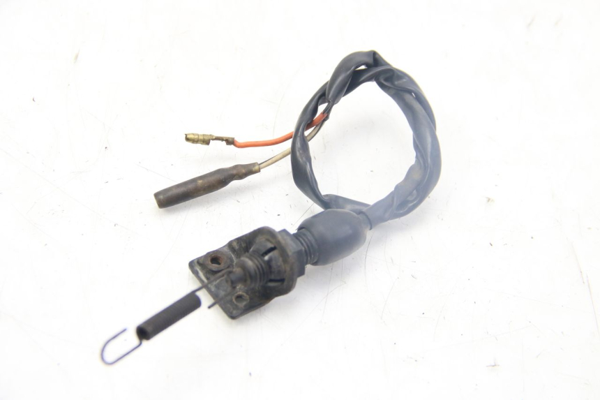 photo de CONTACTEUR FEU STOP ARRIERE SUZUKI GSX-F GSX  F 1100 (1988 - 1994) - Vue principale