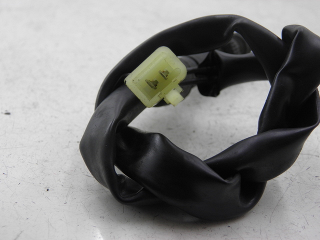 photo de CONTACTEUR FEU STOP ARRIERE HONDA CB F HORNET 600 (2002 - 2004) - Autre angle de vue