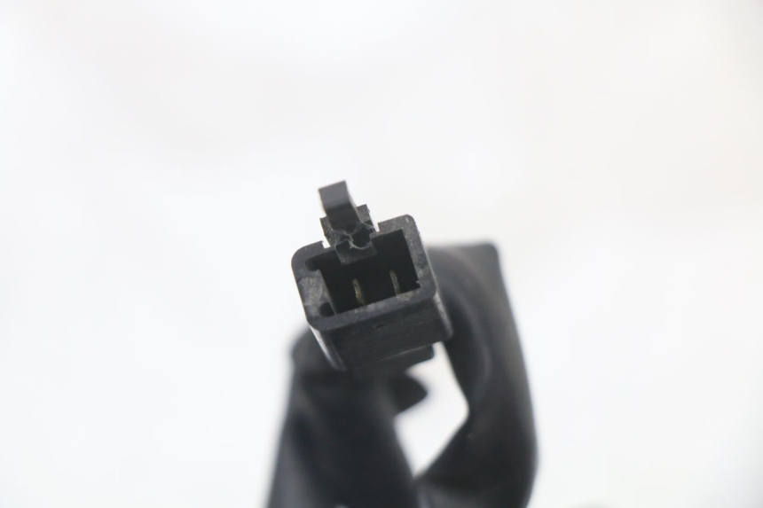 photo de CONTACTEUR FEU STOP ARRIERE HONDA CBR F 1000 (1993 - 1996) - Points de fixation