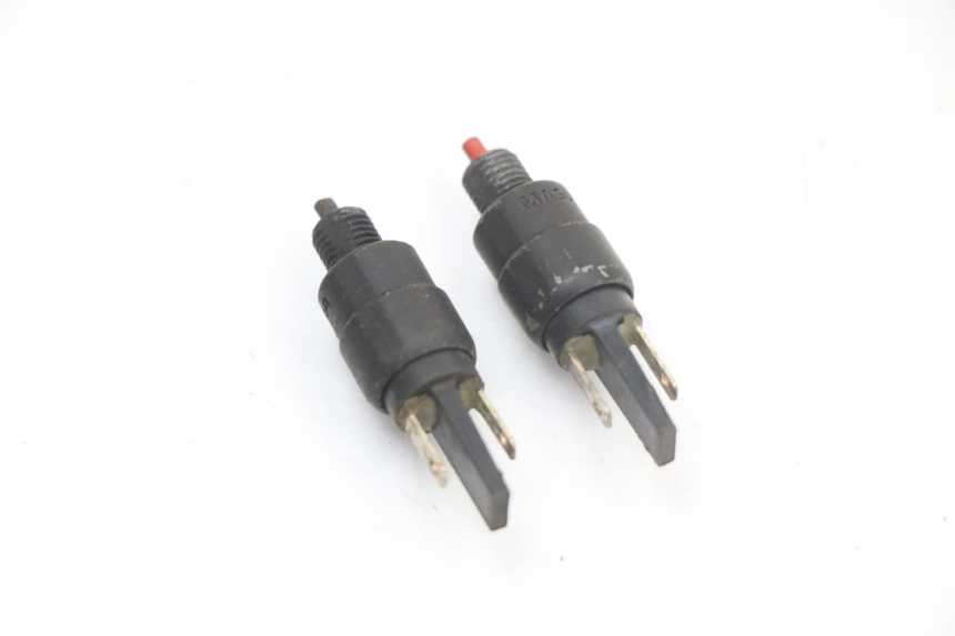 photo de CONTACTEUR FEU STOP ARRIERE PIAGGIO LIBERTY 4T 50 (2018 - 2021) - Détail de la pièce