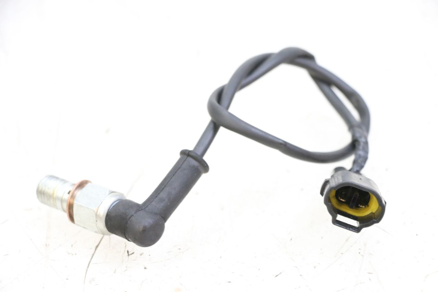 photo de CONTACTEUR FEU STOP ARRIERE ROYAL ENFIELD CONTINENTAL GT 650 (2019 - 2024) - Détail de la pièce