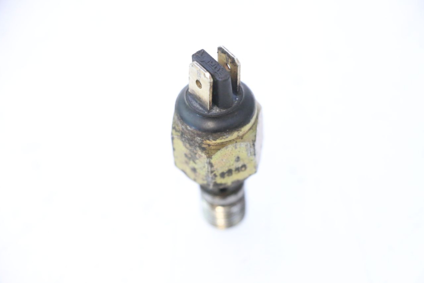 photo de CONTACTEUR FEU STOP ARRIERE MZ RT 125 (2000 - 2008) - Zoom état d’usage