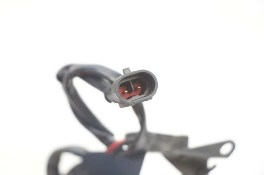photo de CONTACTEUR FEU STOP ARRIERE CAN-AM SPYDER RS 1000 (2008 - 2012) - Gros plan technique
