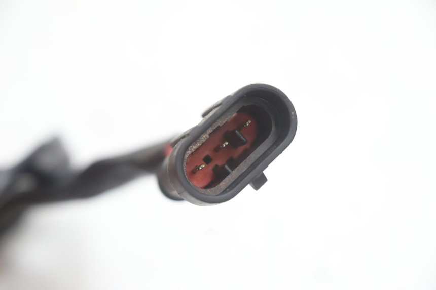 photo de CONTACTEUR FEU STOP ARRIERE CAN-AM SPYDER RS 1000 (2008 - 2012) - Points de fixation