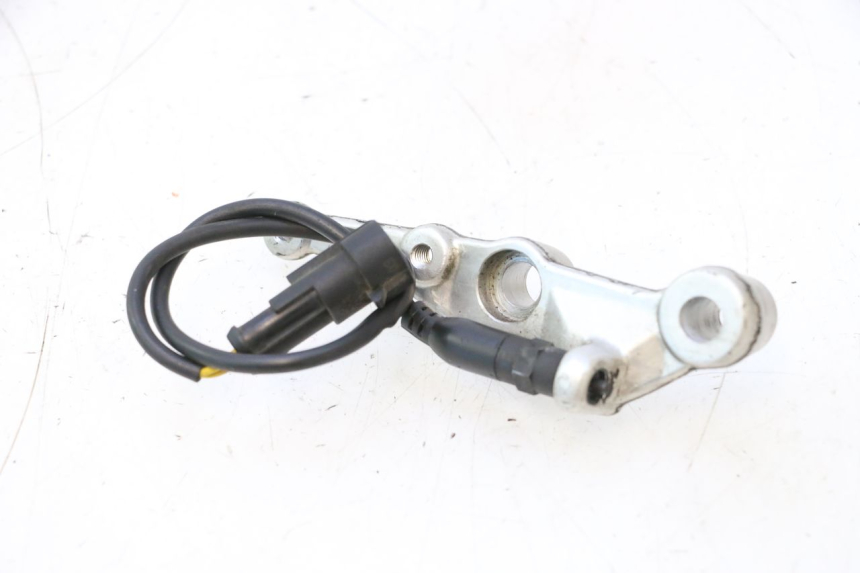 photo de CONTACTEUR FEU STOP ARRIERE DUCATI SS IE DS CARENEE 1000 (2002 - 2006) - Vue principale
