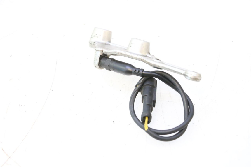 photo de CONTACTEUR FEU STOP ARRIERE DUCATI SS IE DS CARENEE 1000 (2002 - 2006) - Zoom état d’usage