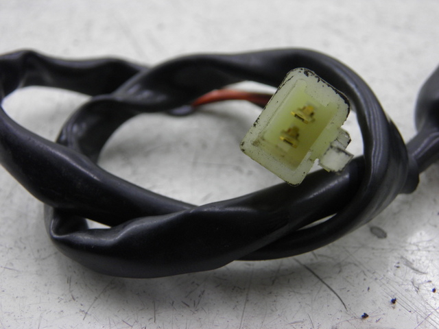 photo de CONTACTEUR FEU STOP ARRIERE SUZUKI SV S ABS 650 (2003 - 2009) - Zoom état d’usage