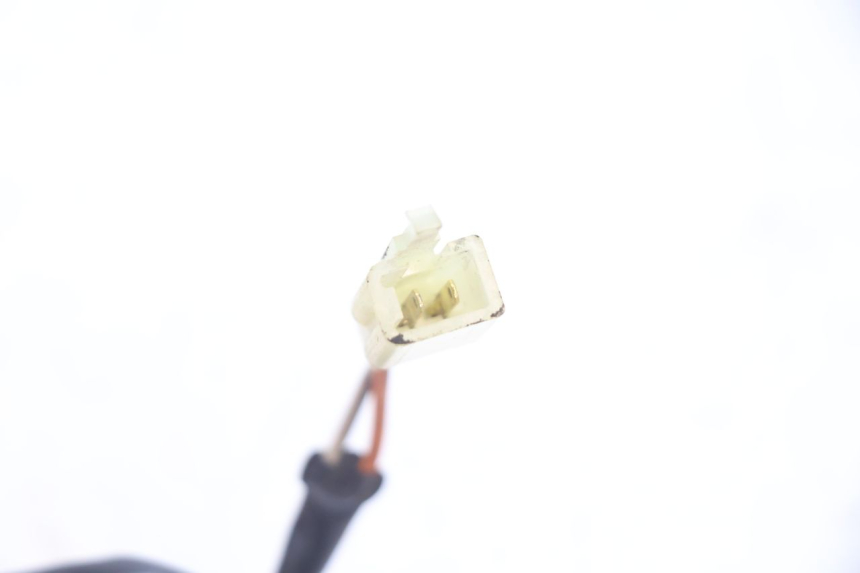 photo de CONTACTEUR FEU STOP ARRIERE SUZUKI SV S 650 (2003 - 2009) - Gros plan technique