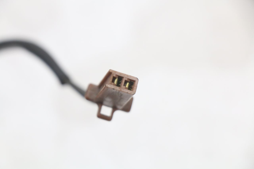 photo de CONTACTEUR FEU STOP ARRIERE YAMAHA TDR DELTABOX 125 (1997 - 2003) - Gros plan technique