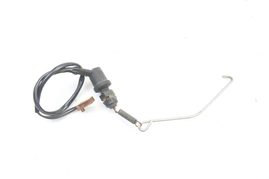 photo de CONTACTEUR FEU STOP ARRIERE YAMAHA TDR DELTABOX 125 (1997 - 2003) - Gros plan technique