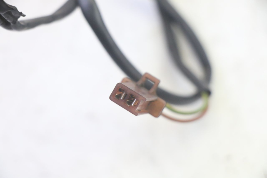 photo de CONTACTEUR FEU STOP ARRIERE YAMAHA TZR 50 (2008 - 2016) - Gros plan technique