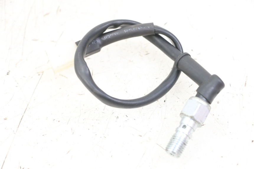 photo de CONTACTEUR FEU STOP ARRIERE VENT DERAPAGE 50 (2018 - 2023) - Vue principale