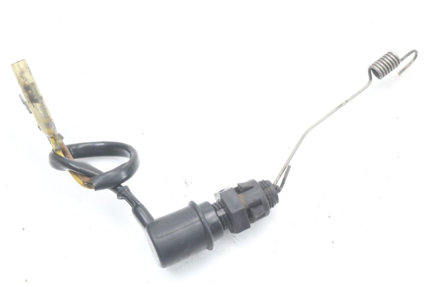 photo de CONTACTEUR FEU STOP ARRIERE YAMAHA XJ F 900 (1983 - 1994) - Zoom état d’usage