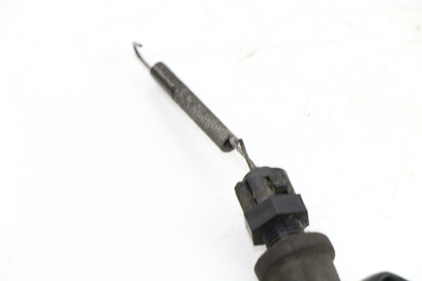 photo de CONTACTEUR FEU STOP ARRIERE YAMAHA XJS DIVERSION 600 (2000 - 2003) - Vue rapprochée