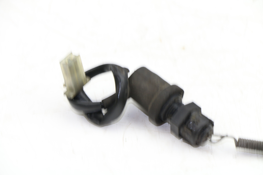 photo de CONTACTEUR FEU STOP ARRIERE YAMAHA XJS DIVERSION 600 (2000 - 2003) - Autre angle de vue